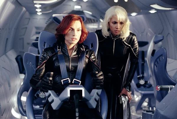 W ekranizacji komiksu Marvela Janssen wcieliła się w postać doktor Jean Grey. Aktorkę mogliśmy oglądać we wszystkich 5 filmach serii "X-Men". W trzeciej odsłonie - "X-Men: Ostatni bastion" - jej bohaterka przeszła drastyczną przemianę, powracając jako odrodzona Dark Phoenix.