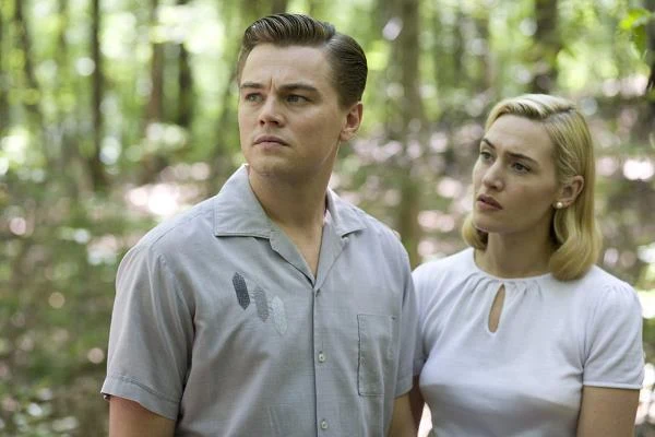 Po ponad 10 latach od sukcesu "Titanika" DiCaprio i Winslet ponownie spotkali sie na planie filmowym w "Drodze do szczęścia" Sama Mendesa (2008). Tym razem udało im się bezbłędnie zagrać przeciętne amerykańskie małżeństwo.