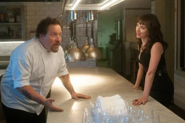 W komedii "Szef" (2014) aktorka wcieliła się w kelnerkę, romansującą z szefem kuchni renomowanej restauracji w Los Angeles, który zwolniony z pracy, zostaje właścicielem lokalu... na kółkach. Film wyreżyserował i zagrał w nim główną rolę Jon Favreau.