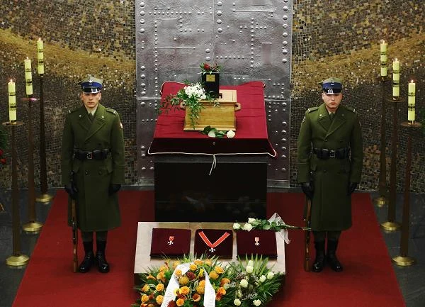 Mikulski wyraził takie życzenie publicznie, w jednym z ostatnich wywiadów. Mikulski wyraził takie życzenie publicznie, w jednym z ostatnich wywiadów.