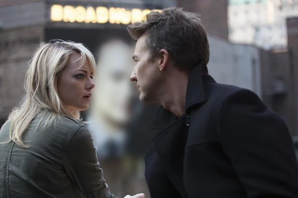 Emma Stone i Edward Norton w scenie z filmu "Birdman"