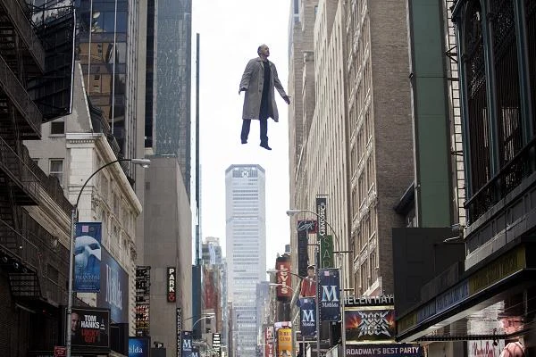 Michael Keaton w scenie z filmu "Birdman"