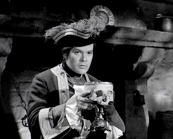 "To jeden z najwybitniejszych filmów kina światowego" - tak uważają miedzy innymi Martin Scorsese i Francis Ford Coppola, którzy w latach 90. XX wieku sfinansowali odnowienie oryginalnej kopii filmu Wojciecha Jerzego Hasa. 9 lutego 2015 roku mija 50 lat od premiery "Rękopisu znalezionego w Saragossie". Na zdjęciu Zbigniew Cybulski w roli Alfonsa van Wordena.