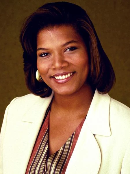 Queen Latifah debiutowała na ekranie występem w filmie Spike'a Lee "Malaria (1990) oraz epizodem w młodzieżowej produkcji "Bajer w Bel-Air" (1991), jednak dopiero rola w serialu  "Living Single" (1993-98) rozpoczęła na dobre jej aktorską karierę.