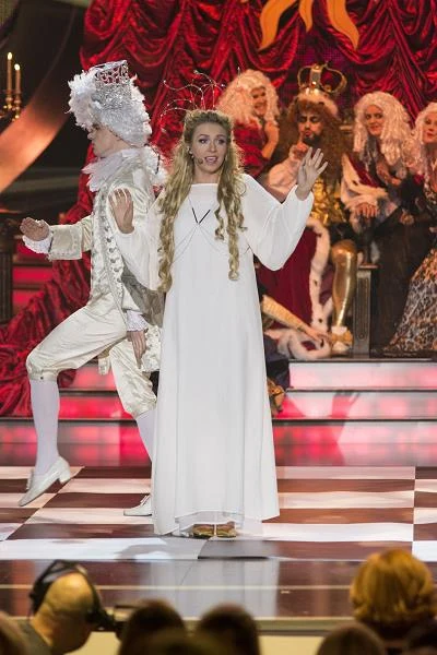 Kasia Cerekwicka jako Annie Lennox