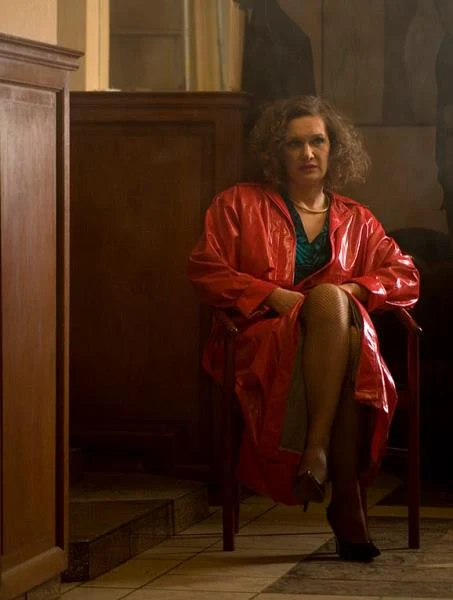 W tym samym roku na ekrany kin wszedł szpiegowski melodramat "Zwerbowana miłość", gdzie Seweryn towarzyszyła gwiazdom produkcji: Joannie Orleańskiej i Robertowi Więckiewiczowi (na zdjęciu). Ostatni raz na dużym ekranie oglądaliśmy aktorkę w niewielkiej rólce w filmie "Dzień kobiet" (2012).