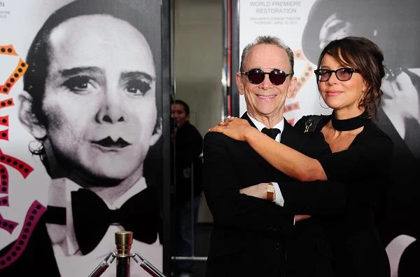 Jennifer Grey jest córką aktora i tancerza Joela Greya - pamiętnego konferansjera z "Kabaretu" Boba Fosse'a.