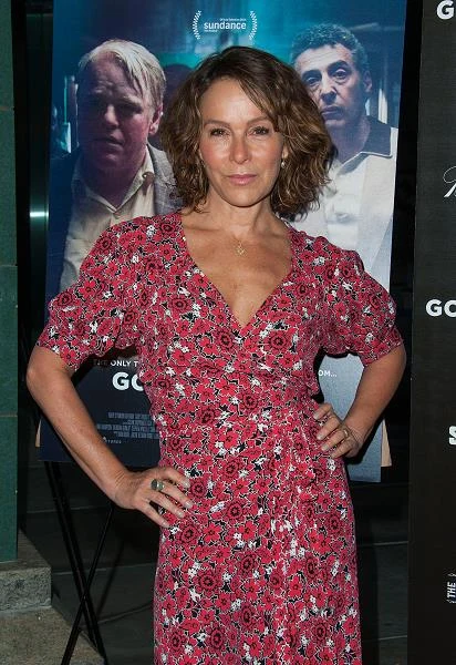 Jennifer Grey znów otrzymuje ciekawe aktorskie propozycje.W 2014 aktorka pojawiła się w niezależnym obrazie "In Your Eyes" autorstwa Jossa Whedona, na premierę czeka zaś komediowa seria Davida Gordona Greena "Red Oaks", którą wyprodukowało Amazon Studios - fot. Valerie Macon