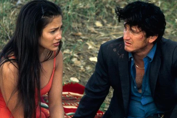 Zagrała wówczas również u boku Seana Penna, a także kilku innych gwiazd kina, w "Drodze przez piekło" Olivera Stone'a, thrillerze, którego główny bohater stara się oddać dług mafii, ale zostaje okradziony.