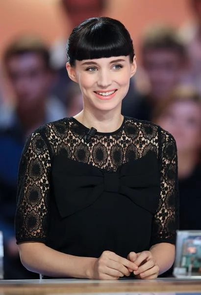 Mara jest znana z swojej działalności charytatywnej. Aktorka opiekuje się "Faces of Kibera", inicjatywą która świadczy pomoc dla sierot z slumsów w Kiberze (Nairobi, Kenia).