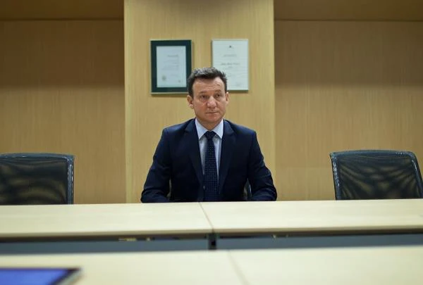 Robert Więckiewicz w filmie "Król życia" - fot. Albert Zawada