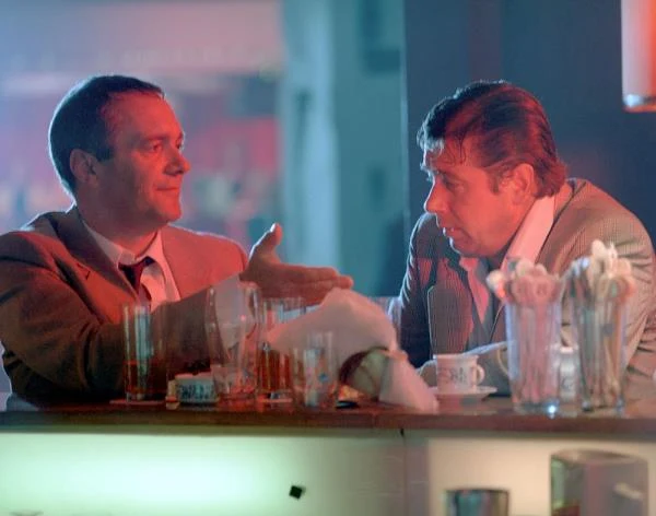 Kolejny film i kolejny hit. W głośnym "Piłkarskim pokerze" (1988) Janusza Zaorskiego Wardejnowi przypadła w udziale rola prezesa klubu piłkarskiego Mutra. Oczywiście nie mogło obejść się bez wspólnej sceny z granym przez Janusza Gajosa skorumpowanym arbitrem Laguną.