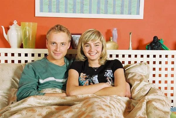 Następnie aktorka pojawiała się - w epizodycznych zazwyczaj rolach - w takich produkcjach, jak: "Sfora", "Kasia i Tomek", "Zaginiona", "Szycie na gorąco", "Rodzinka", "Plebania", "Miodowe lata", "Lokatorzy", "Bao-Bab, czyli zielono mi", "Stacyjka", "Pensjonat pod Różą", "Panienki"... Główną rolę otrzymała dopiero w "Dziupli Cezara", w której wcielała się w narzeczoną tytułowego bohatera granego przez Piotra Adamczyka.