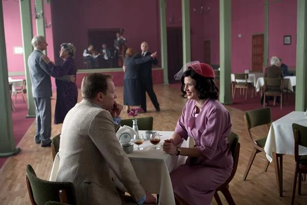 Maciej Stuhr i Natalia Rybicka w scenie z filmu "Excentrycy"