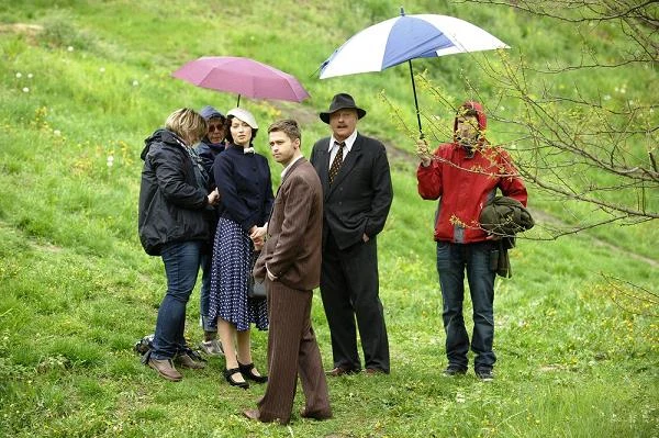 Od 2008 roku aktora oglądać możemy w serialu "Czas honoru", gdzie wciela się w postać Bronka Woyciechowskiego. Takich scen na pewno nie zobaczymy jednak na antenie TVP... - fot. Michał Wargin