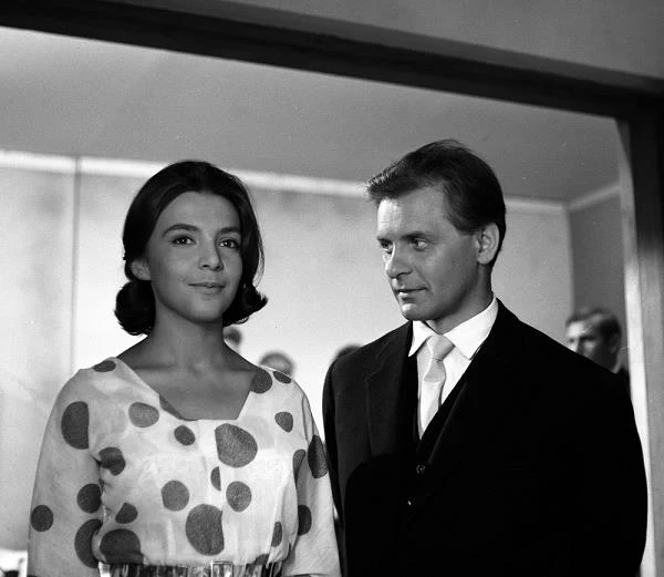 W melodramacie "Wiano" (1963) Jana Łomnickiego towarzyszył jej na ekranie Tadeusz Łomnicki, a także między innymi Zofia Kucówna i Roman Wilhelmi.