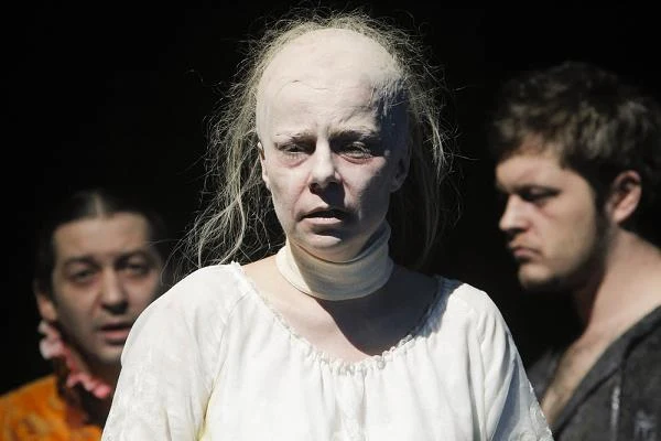 Agata Kulesza podczas próby do spektaklu "Mary Stuart"