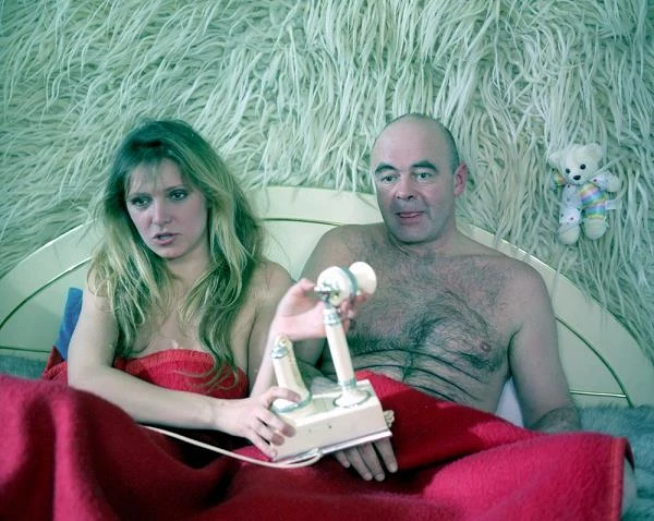 W 1991 roku powstały "Rozmowy kontrolowane", pierwsza komedia, której akcja toczy się w realiach stanu wojennego. Ostatni film reżysera, "Przybyli ułani" z telewizyjnego cyklu "Święta polskie" (2005) jest do dzisiaj stale obecny na małych ekranach.

 

