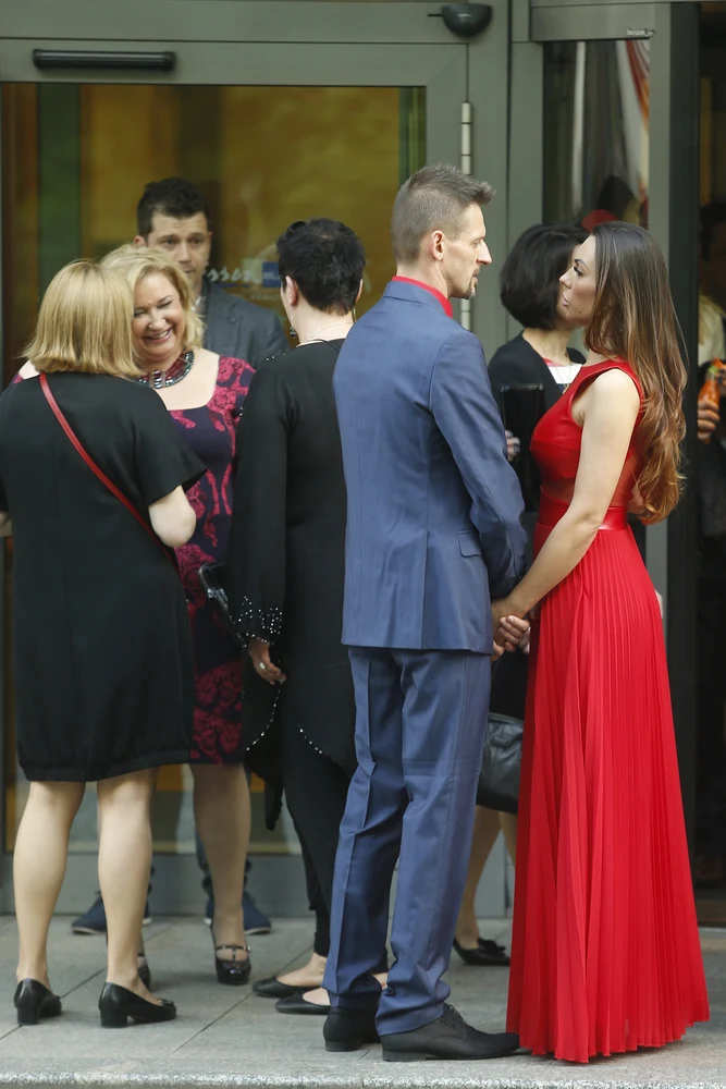 Michał Wójcik z partnerką na ślubie Andrzeja Sołtysika Michał Wójcik z partnerką na ślubie Andrzeja Sołtysika