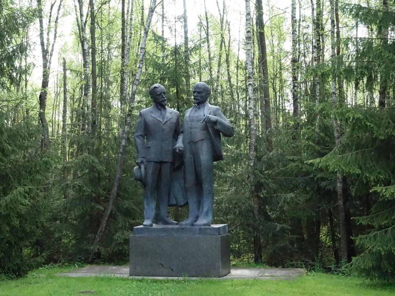 "Długonogi" Lenin i Mickevičius-Kapsukas