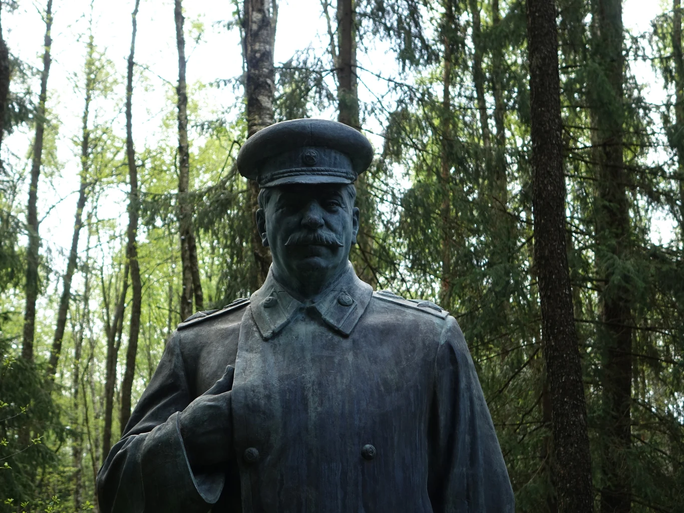 Eksponaty z Parku Grūtas - rzeźba Stalina