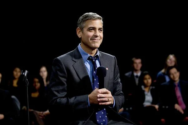 Wyreżyserowane przez George'a Clooneya "Idy marcowe" (2011) to prawdziwe gwiazdorskie spotkanie na szczycie. W filmie, oprócz Clooneya i rozsławionego przez "Drive" Ryana Goslinga, zagrali: nominowany do Oscara Paul Giamatti, laureat Oscara Phillip Seymour Hoffman, nominowana do Złotego Globu Evan Rachel Wood i laureatka Oscara - Marisa Tomei. "George tak działa na ludzi - wszyscy po prostu chcą z nim pracować. Nikt mu nie odmówił" - zdradził Brian Oliver, producent filmu.