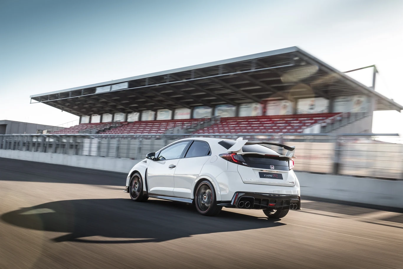 Szczegółowe informacje o Hondzie Civic Type R - Motoryzacja w INTERIA.PL
