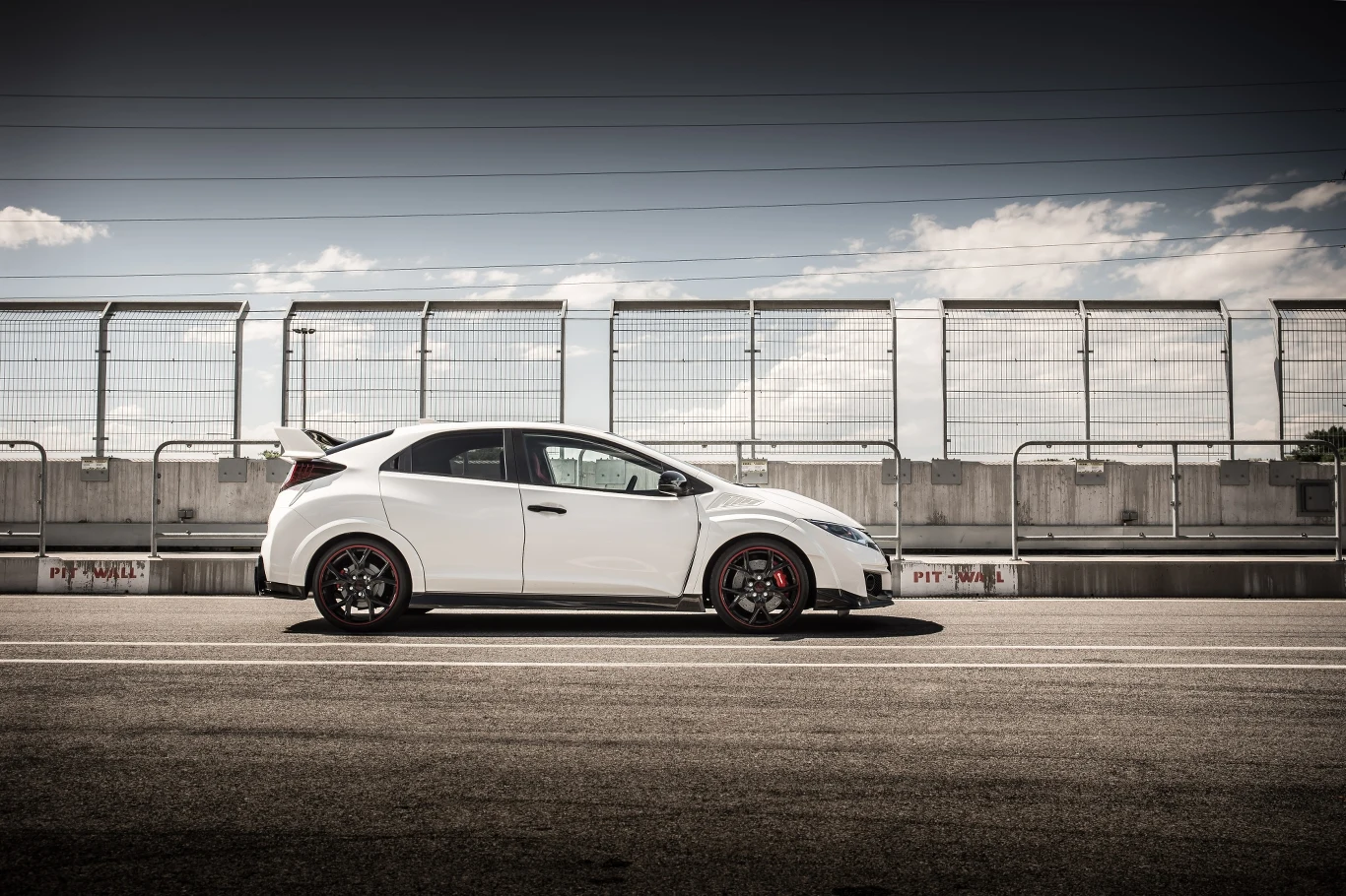 Szczegółowe informacje o Hondzie Civic Type R - Motoryzacja w INTERIA.PL
