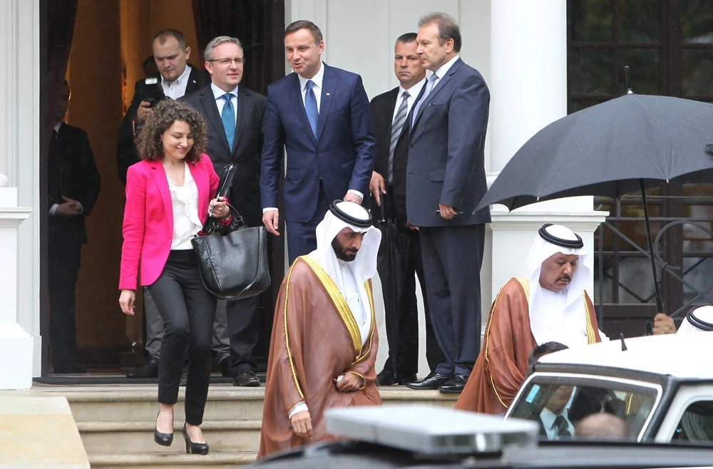 Prezydent elekt Andrzej Duda po spotkaniu w Pałacyku na Foksal w Warszawie z przebywającym z wizytą w Polsce wiceprezydentem i premierem Zjednoczonych Emiratów Arabskich, emirem Dubaju szejkiem Mohammedem bin Rashid Al-Maktoumem