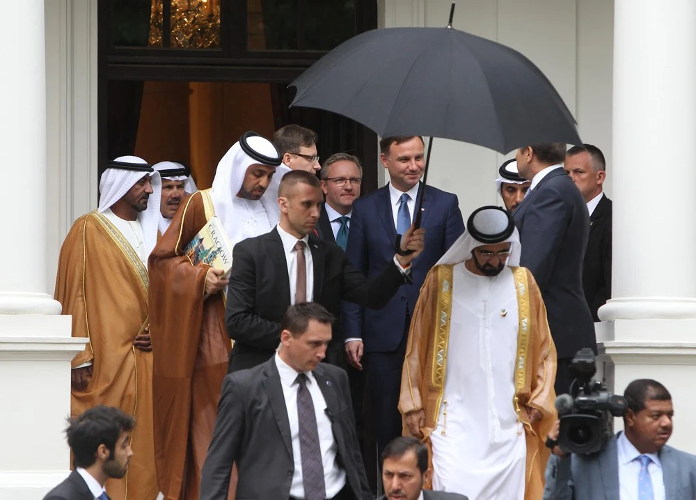 Prezydent elekt Andrzej Duda po spotkaniu w Pałacyku na Foksal w Warszawie z przebywającym z wizytą w Polsce wiceprezydentem i premierem Zjednoczonych Emiratów Arabskich, emirem Dubaju szejkiem Mohammedem bin Rashid Al-Maktoumem