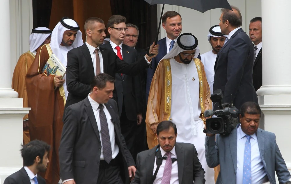 Prezydent elekt Andrzej Duda po spotkaniu w Pałacyku na Foksal w Warszawie z przebywającym z wizytą w Polsce wiceprezydentem i premierem Zjednoczonych Emiratów Arabskich, emirem Dubaju szejkiem Mohammedem bin Rashid Al-Maktoumem