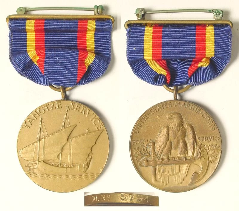 Yangtze Service Medal - amerykańskie odznaczenie nadawane żołnierzom Piechoty Morskiej za służbę na rzece Jangcy