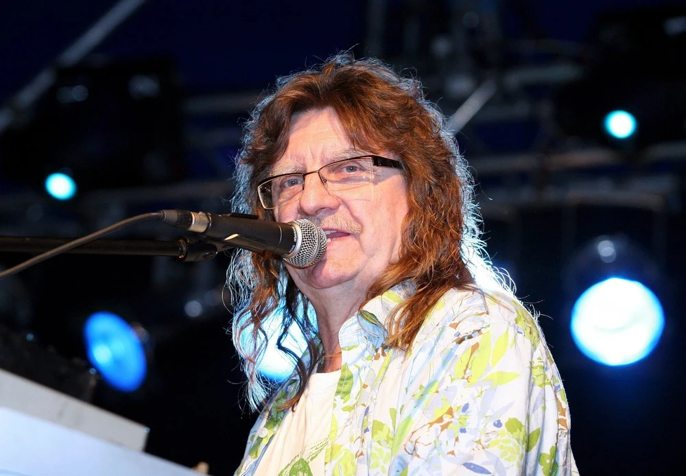 Na początku lat 80. Skaldowie zawiesili działalność, by reaktywować się w 1987 roku w składzie: Jacek Zieliński, Konrad Ratyński, Jerzy Tarsiński i Grzegorz Górkiewicz Na początku lat 80. Skaldowie zawiesili działalność, by reaktywować się w 1987 roku w składzie: Jacek Zieliński, Konrad Ratyński, Jerzy Tarsiński i Grzegorz Górkiewicz