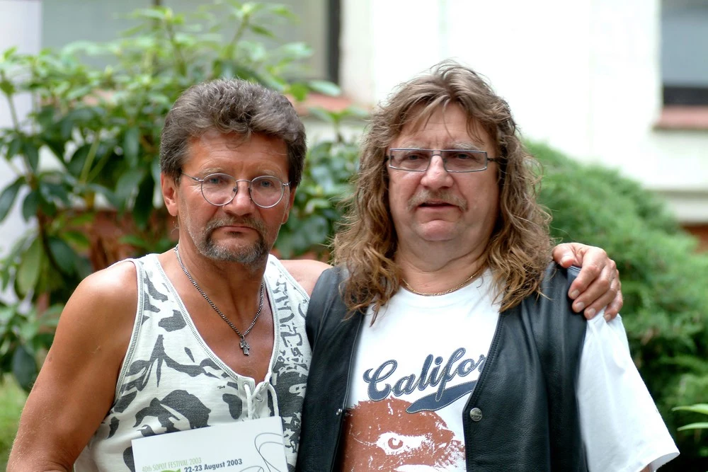 Dwa lata później ukazała się debiutancka płyta zespołu zatytułowana po prostu "Skaldowie" Dwa lata później ukazała się debiutancka płyta zespołu zatytułowana po prostu "Skaldowie"