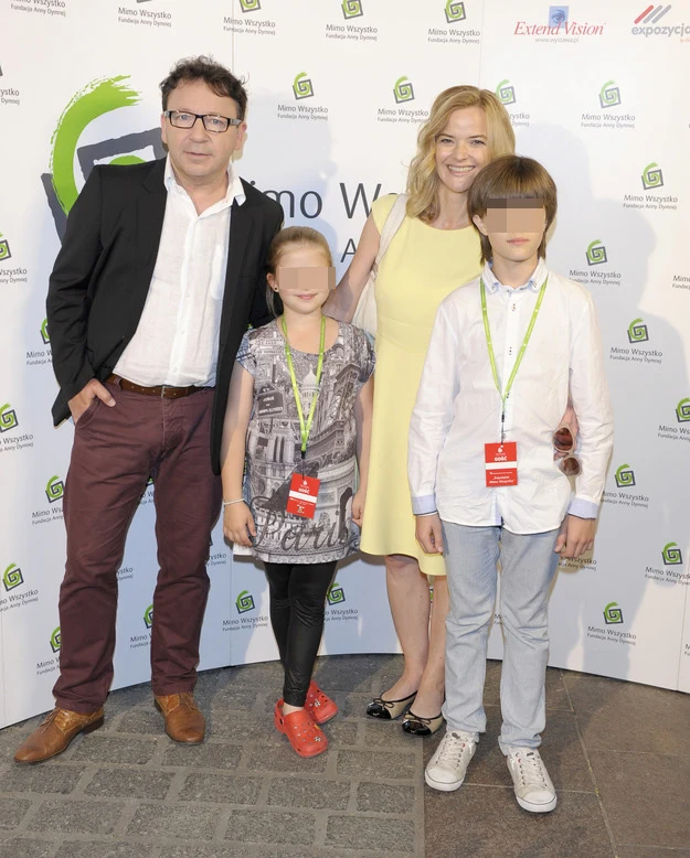 Monika Zamachowska z dziećmi i Zbyszkiem