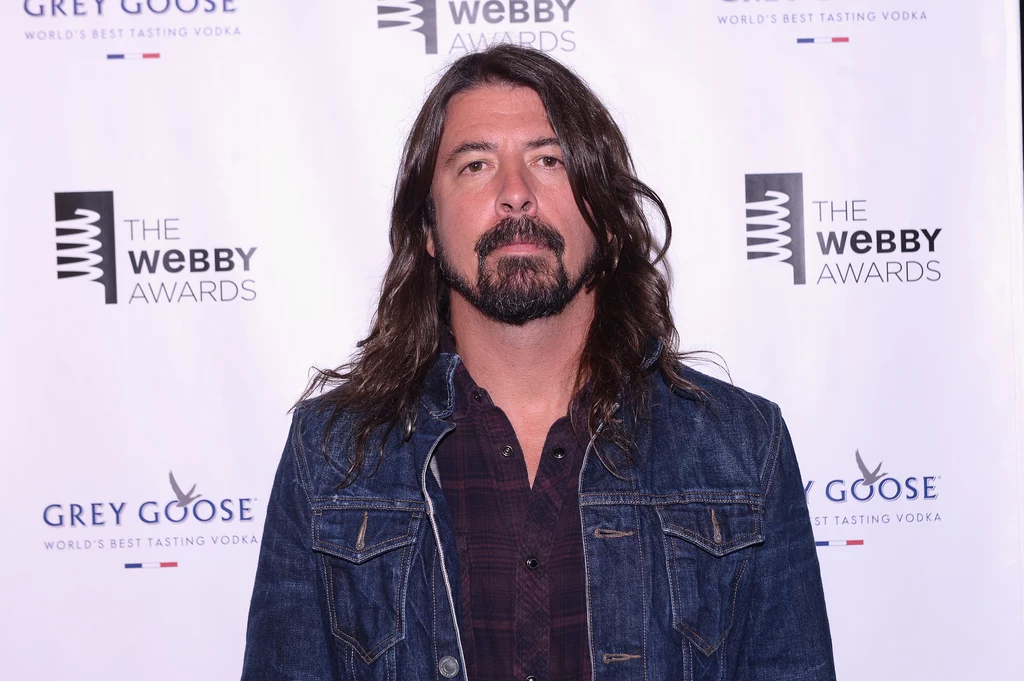 Dave Grohl dokończył koncert z noga w gipsie