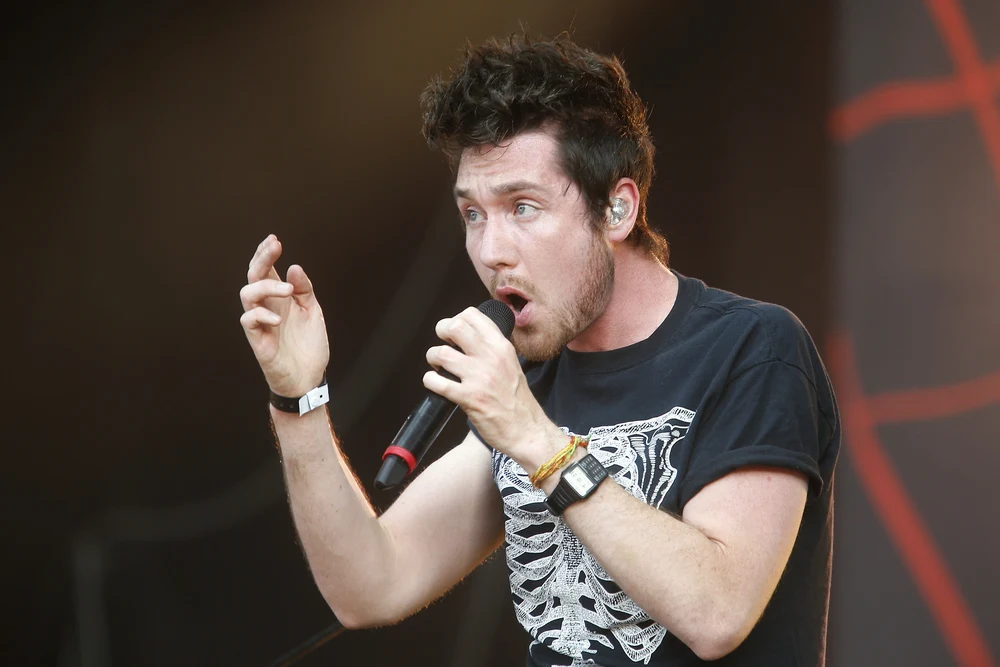 Dan Smith z Bastille nawiązał świetny kontakt z publicznością 
