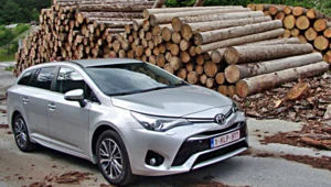 Nowa Toyota Avensis - sprawdzamy na ile się zmieniła