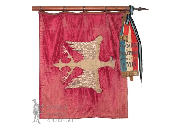 Podziurawiony sztandar Bajończyków fot. Muzeum Wojska Polskiego Podziurawiony sztandar Bajończyków fot. Muzeum Wojska Polskiego