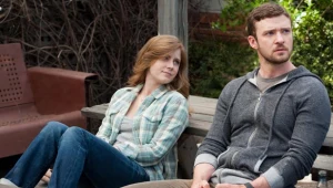 Amy Adams i Justin Timberlake w filmie "Dopóki piłka w grze".