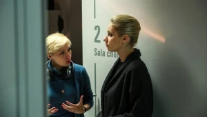 Magdalena PIekorz z Joanną Orleańską na planie filmu "Zbliżenia"