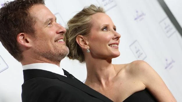 Anne Heche z "wiecznym narzeczonym" - fot. Ari Perilstein Anne Heche z "wiecznym narzeczonym" - fot. Ari Perilstein