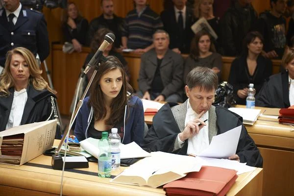 Genevieve Gaunt w scenie z filmu "Twarz anioła"
