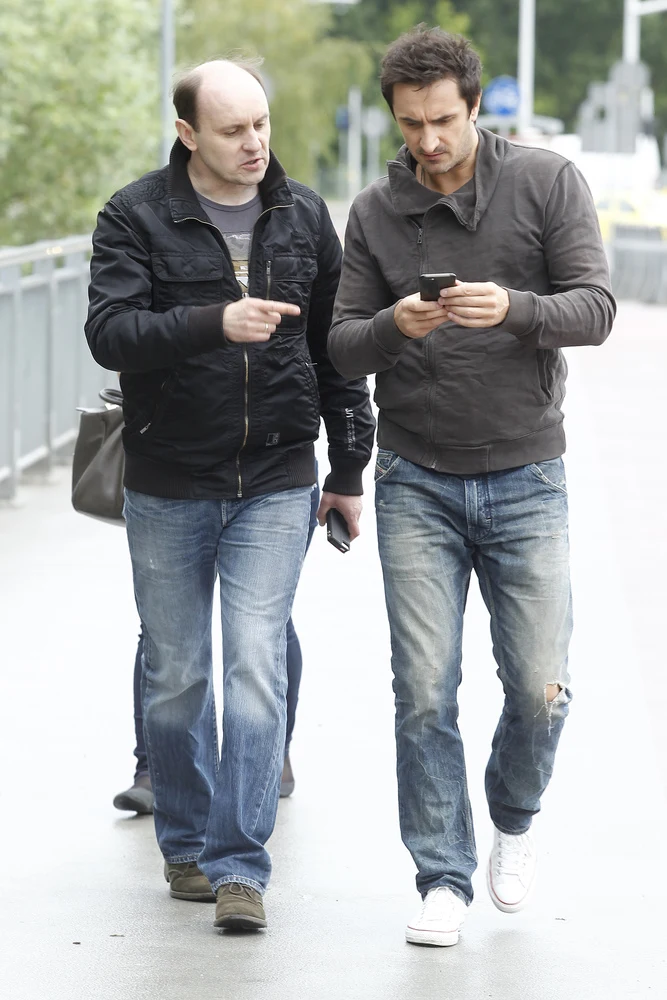 Adam Woronowicz i Sebastian Karpiel-Bułecka (Zakopower) na planie teledysku "Tak ma być" Adam Woronowicz i Sebastian Karpiel-Bułecka (Zakopower) na planie teledysku "Tak ma być"