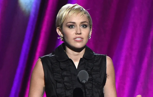 Miley Cyrus chudnie w oczach!