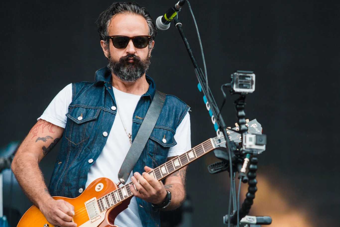 Tito Fuentes jest wokalistą grupy Molotov Tito Fuentes jest wokalistą grupy Molotov