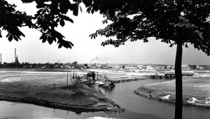 U zbiegu Czarnej i Białej Przemszy.Trójkąt Trzech Cesarzy - miejsce, gdzie w latach 1846-1915 zbiegały sie granice trzech państw zaborczych: Niemiec, Austro-Węgier i Rosji, fot. Czesław Datka, 1938