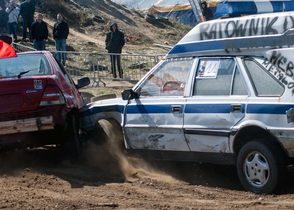 Podczas Wrak Race drobna stłuczka to powód do frajdy, nie zmartwienia