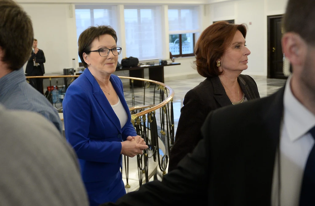 Ewa Kopacz i Małgorzata Kidawa-Błońska po posiedzeniu klubu parlamentarnego PO w Sejmie Ewa Kopacz i Małgorzata Kidawa-Błońska po posiedzeniu klubu parlamentarnego PO w Sejmie
