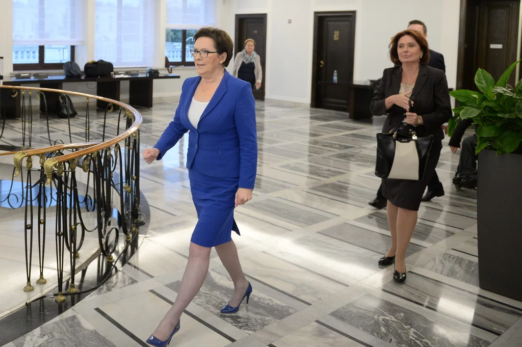 Ewa Kopacz i Małgorzata Kidawa-Błońska po posiedzeniu klubu parlamentarnego PO w Sejmie Ewa Kopacz i Małgorzata Kidawa-Błońska po posiedzeniu klubu parlamentarnego PO w Sejmie